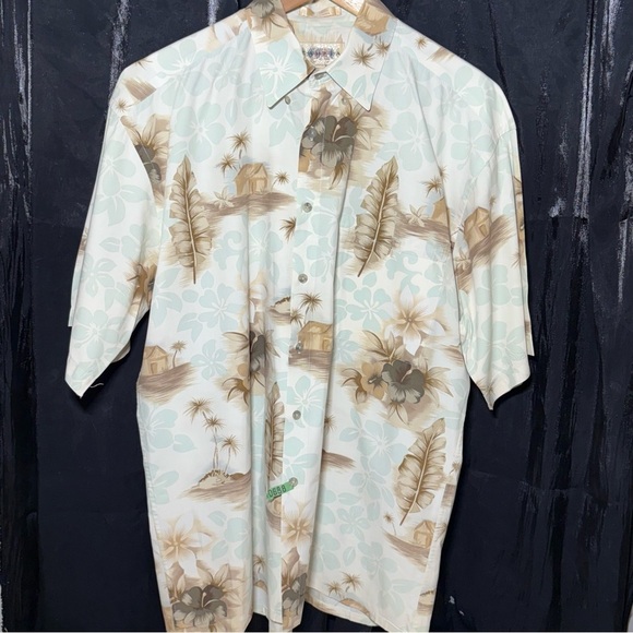 3/$20  Casual Cream and Brown Button Down Shirt with Vintage Floral Design - Picture 4 of 8